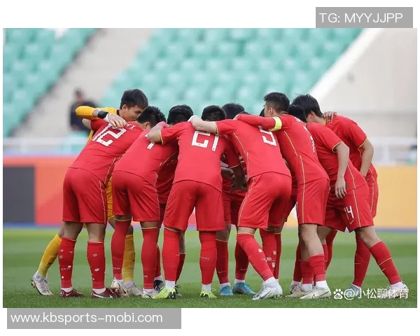 蒯纪与毛伟杰轻松合影归沪期待新赛季精彩表现